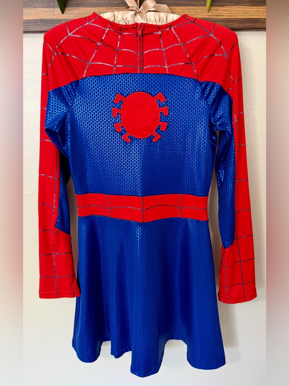 🕷️🕸️ Women’s Adult Spider-Girl Costume - Spider-Man - Picture 4 of 14